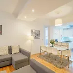 Apartment Near Bolhao Metro Station