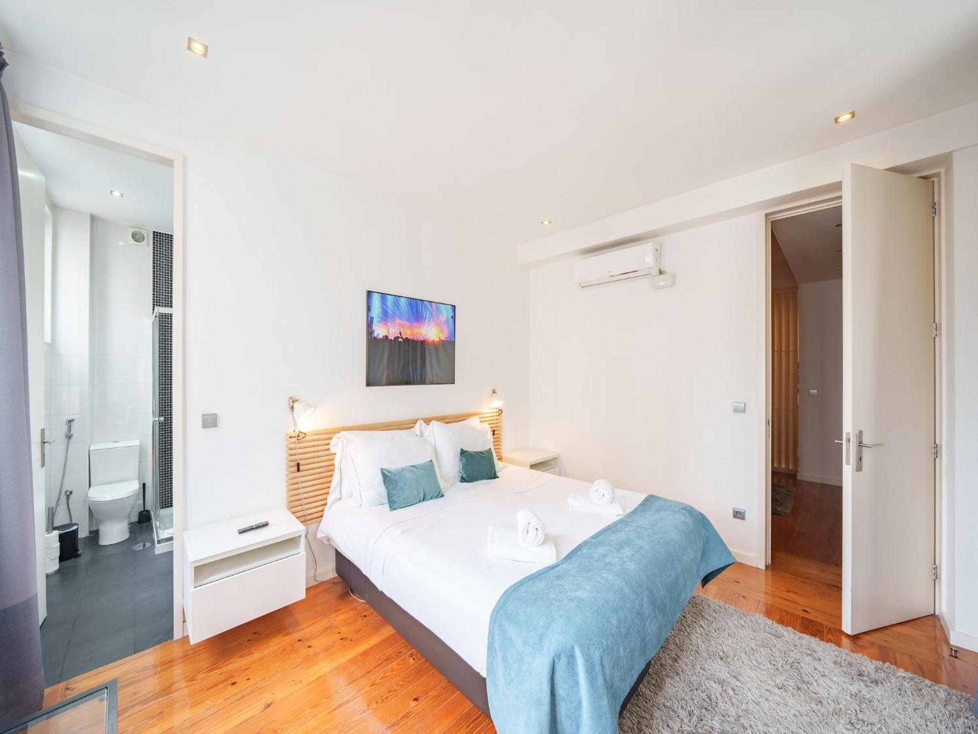 Near Bolhao Metro Station * Oporto